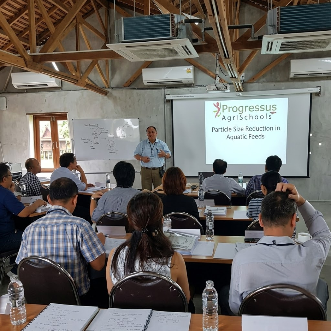 Technical consultancy session on aquafeed particle size reduction with engineering stakeholders.